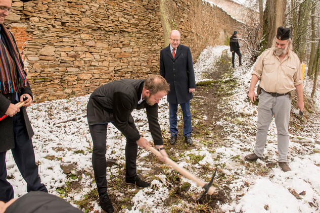 Slavnostní zahájení obnov vrchnostenské okrasné zahrady hradu Pernštejn