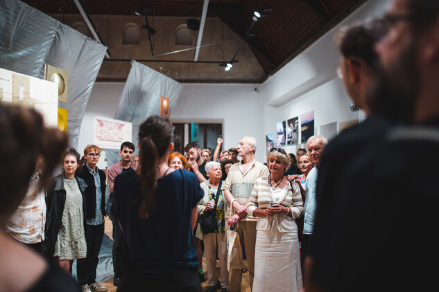 Vernisáž výstavy Poválečná architektura jako památka, GJF, 29. 9. 2023 (foto © Anželika Rybak) Vernisáž výstavy Poválečná architektura jako památka, GJF, 29. 9. 2023 (foto © Anželika Rybak)