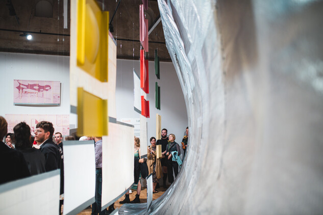 Vernisáž výstavy Poválečná architektura jako památka, GJF, 29. 9. 2023 (foto © Anželika Rybak) Vernisáž výstavy Poválečná architektura jako památka, GJF, 29. 9. 2023 (foto © Anželika Rybak)